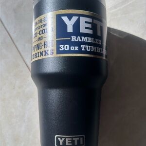 YETI Rambler 30 oz Tumbler - Black